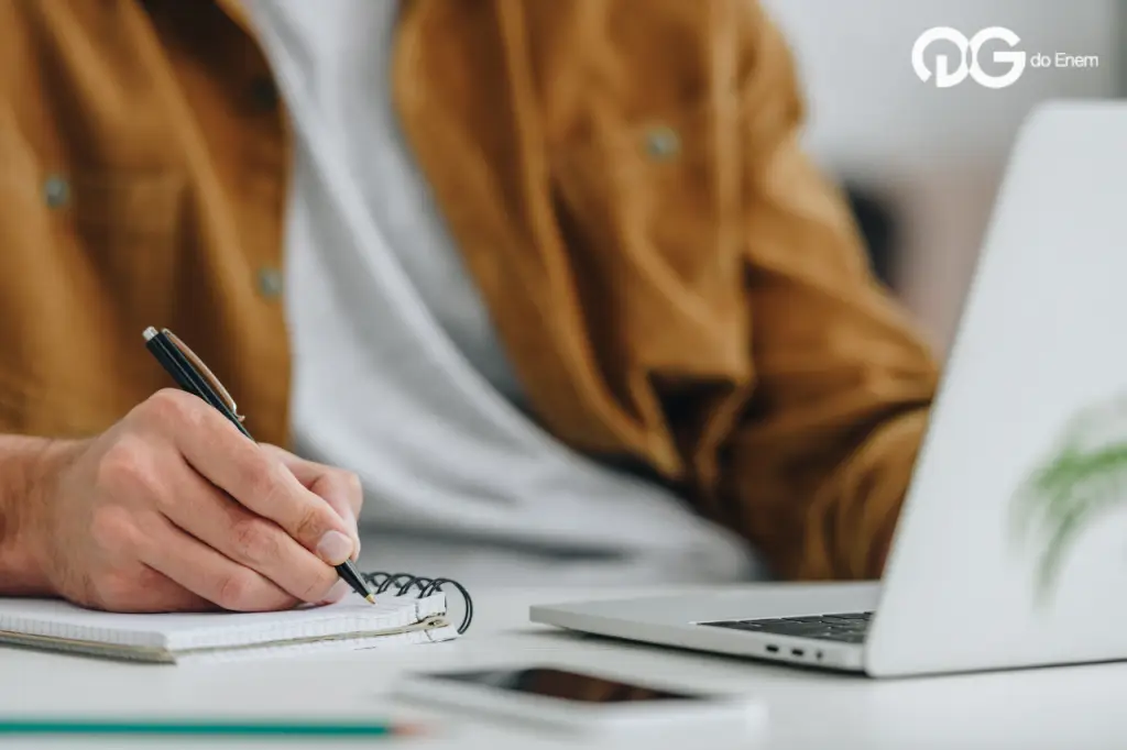 Vale a pena fazer um cursinho pré-vestibular online?