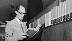 carlos drummond de andrade lendo um livro, alguma poesia resumo