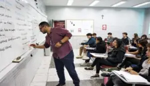 alunos em sala de aula, ranking enem